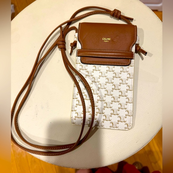 CELINE new phone pouch $690 in store - Picture 1 of 6